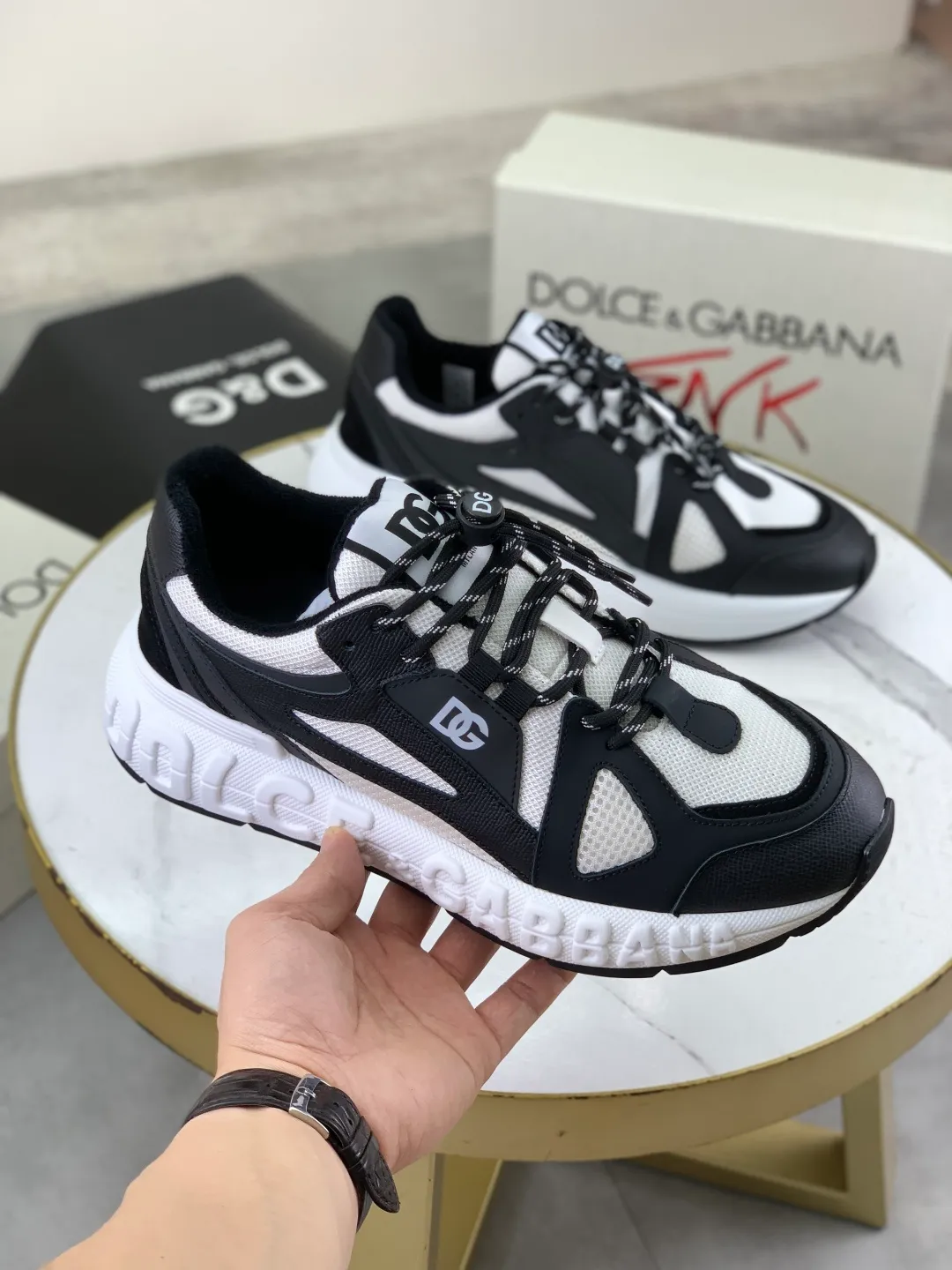 Men's men's shoes 💰P580💰[New model] Couple 🧑‍🤝‍🧑 style Top original order quality Synchronized with "DOLCE&GABBANA [Dolce & Gabbana] ~ High quality." Effect Low-top casual DG men's shoes, loved by many celebrities, using high-end imported top-layer calfskin splicing design + cowhide feet, simple and elegant, perfectly interpreting the latest inspiration of shoes, integrating classics and fashion. Luxurious dreams, dominating fashion Suitable for drivers, light and comfortable to drive, light and breathable for outdoor travel, high-end quality, trustworthy, 6️⃣colors🉑️ to choose from! Code number: 35-46